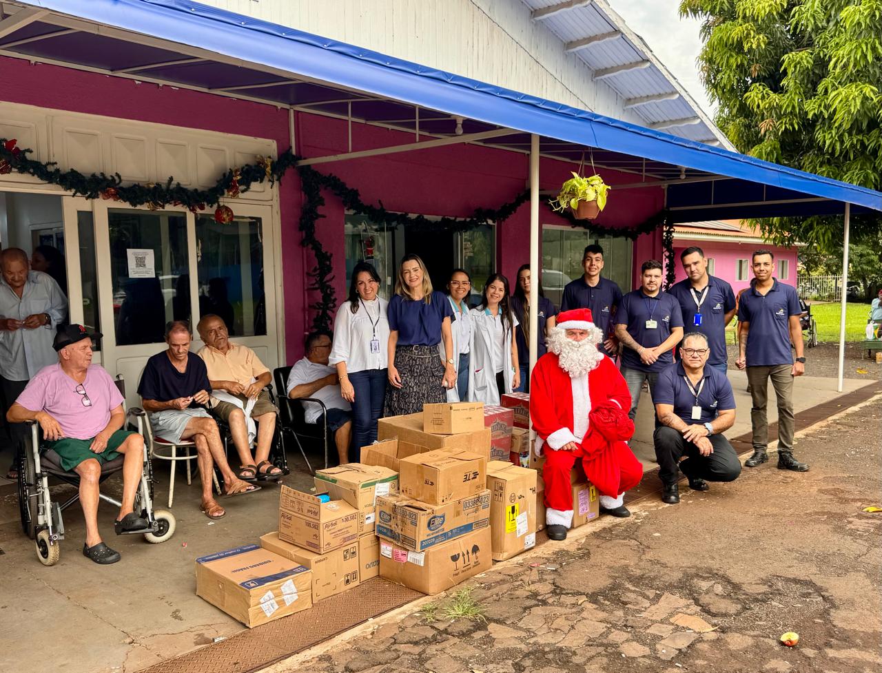 Natal Solidário: Colaboradores da VISAC entregam 1,3 toneladas de alimentos a instituições de Foz do Iguaçu
