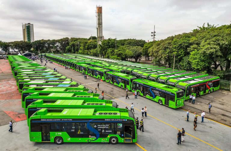 Brasil amplia presença dos ônibus elétricos e acelera transição para frotas mais limpas