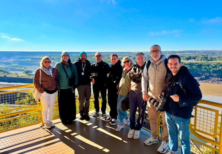 Foz do Iguaçu recebe press trip de jornalistas portugueses após novo voo Portugal-Paraná