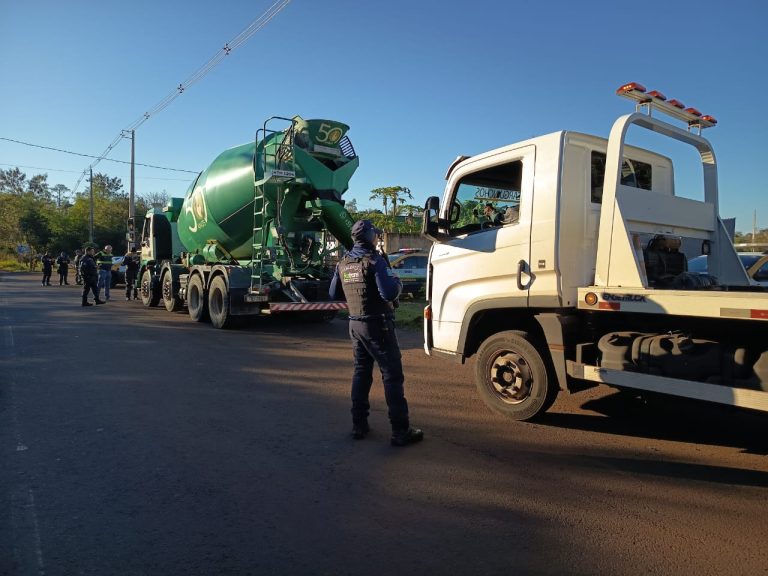 Foztrans fiscaliza caminhões e veículos pesados irregulares