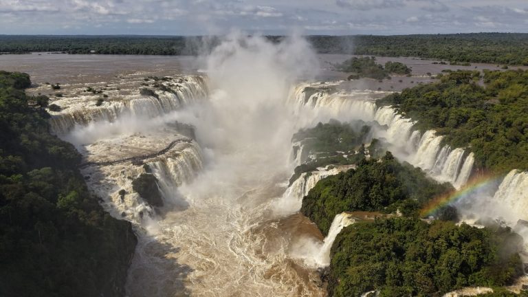 Passarela das Cataratas do Iguaçu é interditada temporariamente neste domingo, 11 de outubro
