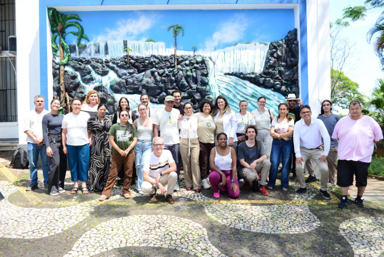Restauro do Mural das Cataratas pela Fundação Cultural resgata pintura histórica