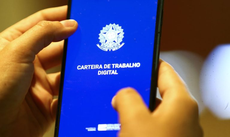 Foz do Iguaçu lidera geração de empregos formais no Paraná em agosto